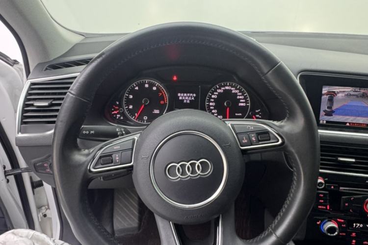 Used Audi Q5 2017 Plus 40 TFSI Technology Model Steering Wheel