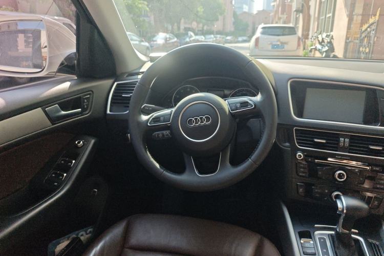 Used Audi Q5 2017 Plus 40 TFSI Ambition Model Steering Wheel