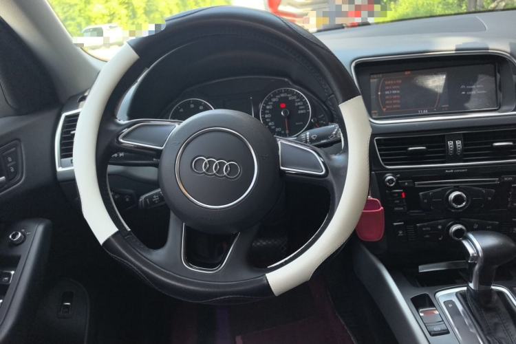 Used Audi Q5 2017 Plus 40 TFSI Ambition Model Steering Wheel