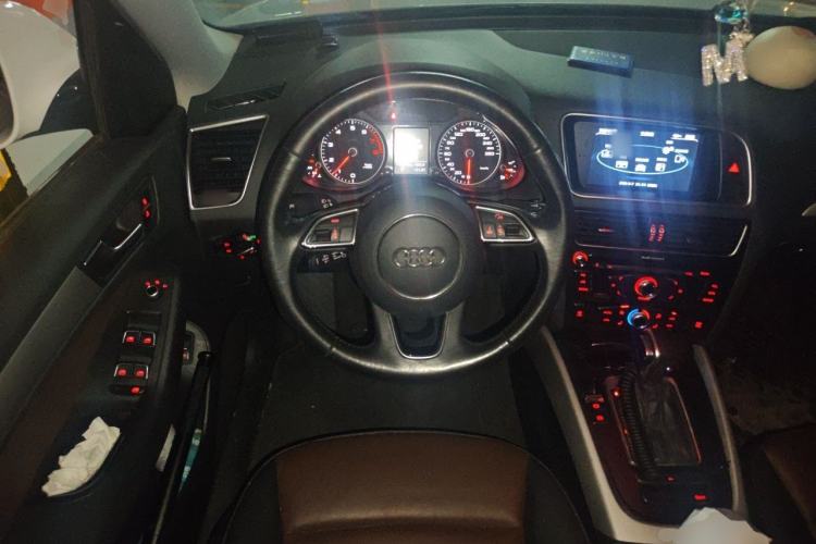 Used Audi Q5 2017 40 TFSI Ambition Edition Steering Wheel