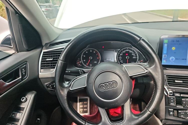 Used Audi Q5 2017 40 TFSI Ambition Edition Steering Wheel