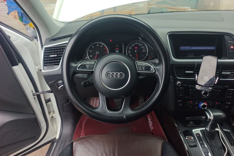 Used Audi Q5 2017 Plus 40 TFSI Ambition Model Steering Wheel