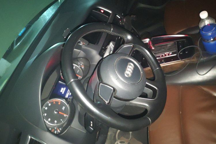 Used Audi Q5 2017 Plus 40 TFSI Ambition Model Steering Wheel