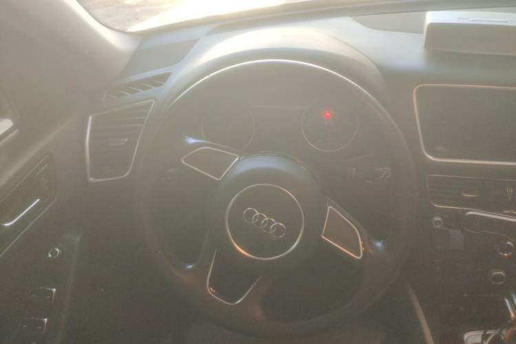 Used Audi Q5 2017 Plus 40 TFSI Ambition Model Steering Wheel