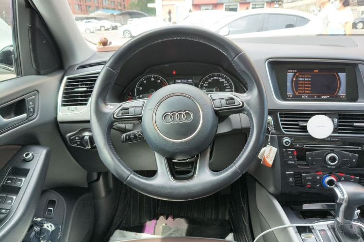 Used Audi Q5 2017 Plus 40 TFSI Ambition Model Steering Wheel