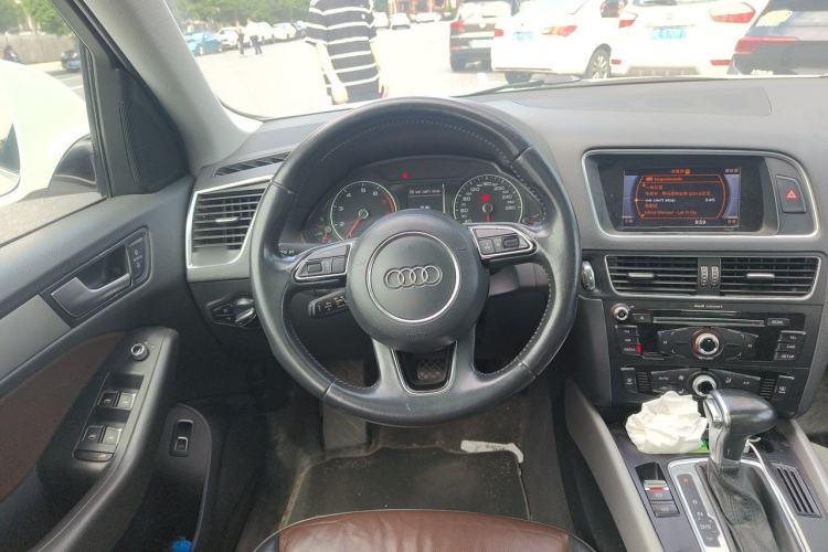 Used Audi Q5 2017 40 TFSI Ambition Edition Steering Wheel
