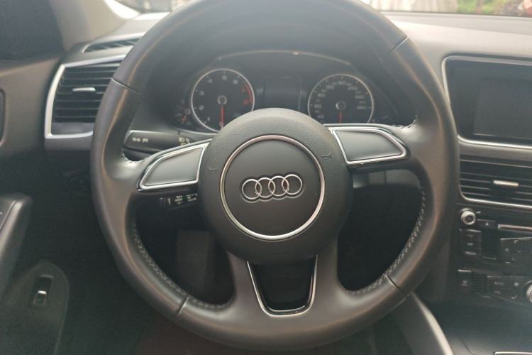 Used Audi Q5 2017 Plus 40 TFSI Ambition Model Steering Wheel