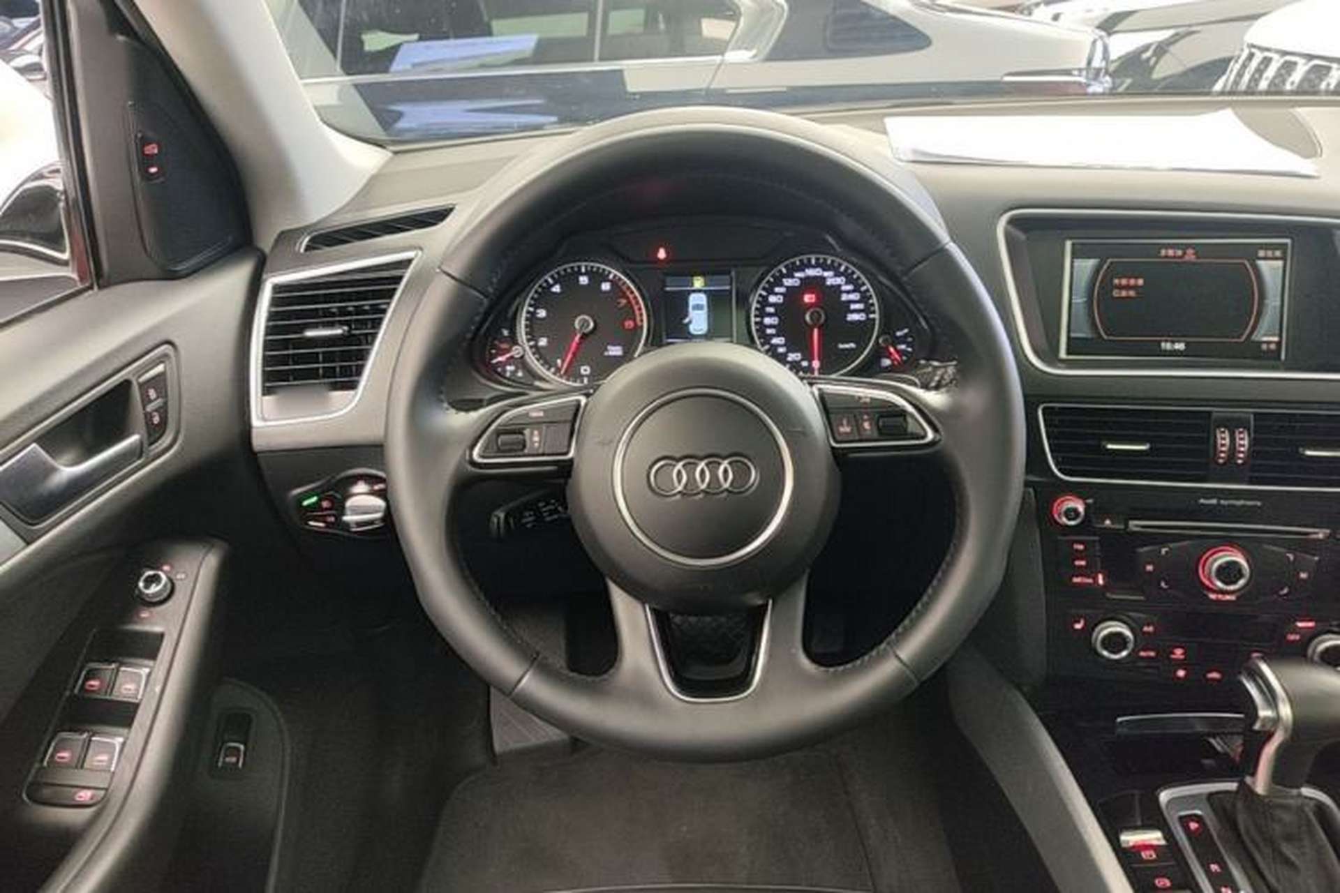 Used Audi Q5 2017 40 TFSI Technology Edition Steering Wheel