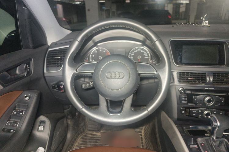 Used Audi Q5 2017 Plus 40 TFSI Ambition Model Steering Wheel