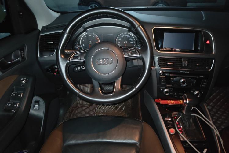 Used Audi Q5 2017 40 TFSI Technology Edition Steering Wheel