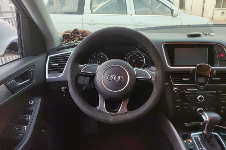 Used Audi Q5 2017 40 TFSI Ambition Edition Steering Wheel