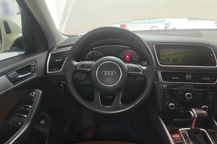 Used Audi Q5 2017 40 TFSI Technology Edition Steering Wheel