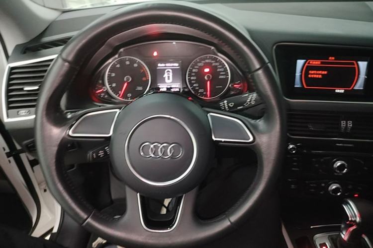 Used Audi Q5 2017 Plus 40 TFSI Ambition Model Steering Wheel