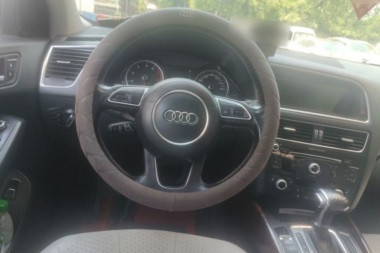 Used Audi Q5 2017 40 TFSI Technology Edition Steering Wheel