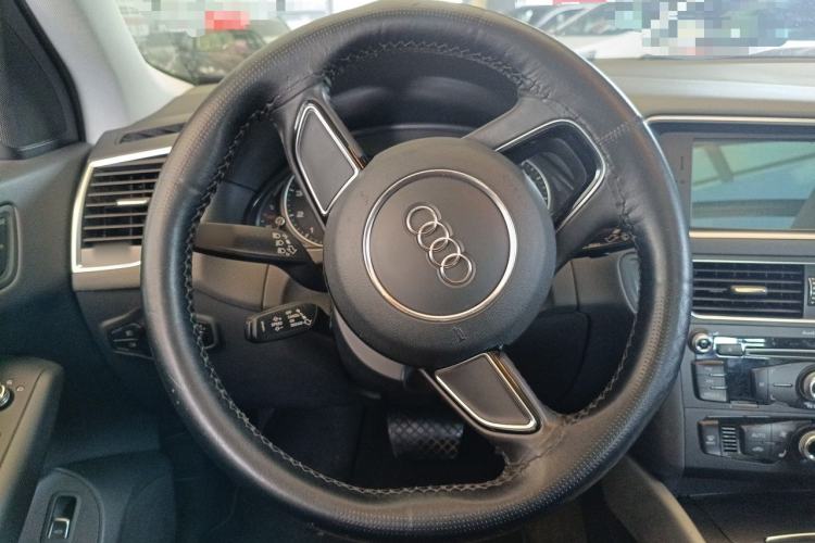 Used Audi Q5 2017 40 TFSI Ambition Edition Steering Wheel