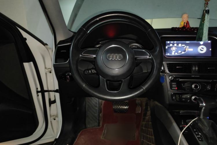 Used Audi Q5 2017 40 TFSI Ambition Edition Steering Wheel