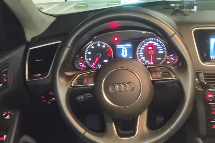 Used Audi Q5 2017 Plus 40 TFSI Ambition Model Steering Wheel