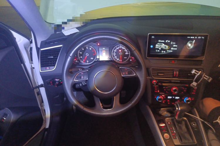 Used Audi Q5 2017 Plus 40 TFSI Technology Model Steering Wheel