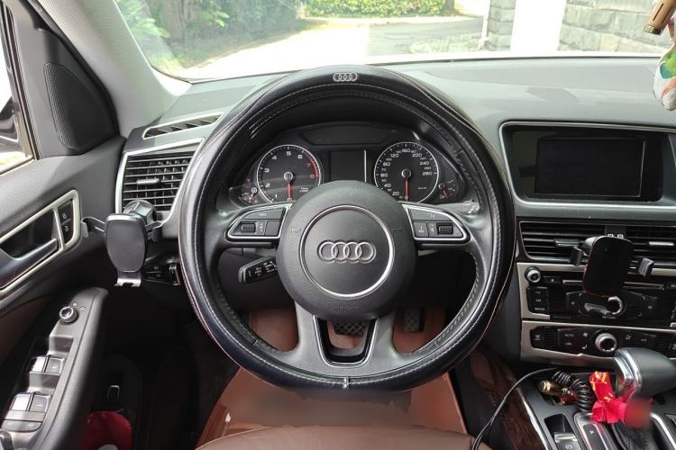 Used Audi Q5 2017 Plus 40 TFSI Ambition Model Steering Wheel