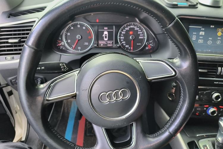Used Audi Q5 2017 40 TFSI Ambition Edition Steering Wheel