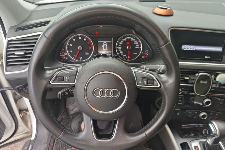 Used Audi Q5 2017 Plus 40 TFSI Ambition Model Steering Wheel