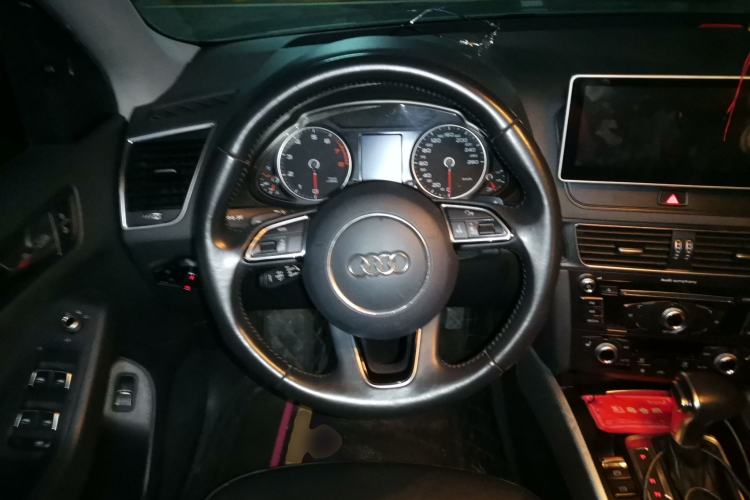 Used Audi Q5 2017 40 TFSI Technology Edition Steering Wheel