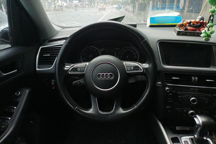 Used Audi Q5 2017 40 TFSI Ambition Edition Steering Wheel