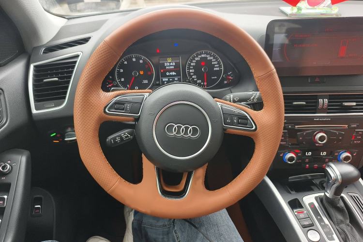 Used Audi Q5 2017 40 TFSI Technology Edition Steering Wheel