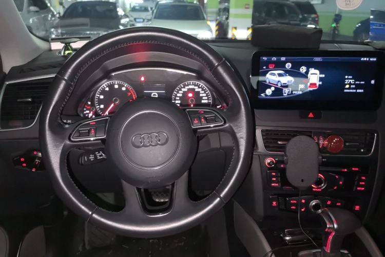 Used Audi Q5 2017 40 TFSI Ambition Edition Steering Wheel