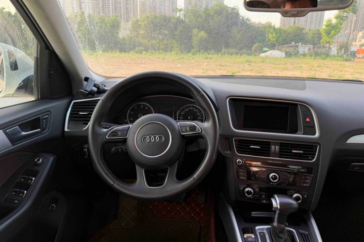 Used Audi Q5 2017 40 TFSI Technology Edition Steering Wheel