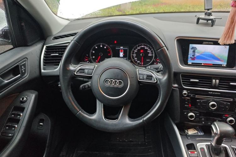 Used Audi Q5 2017 40 TFSI Technology Edition Steering Wheel