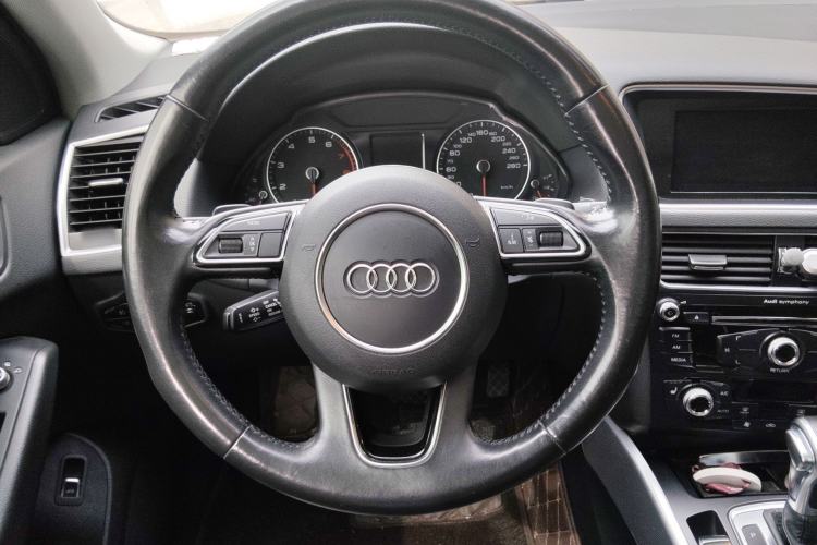 Used Audi Q5 2017 40 TFSI Technology Edition Steering Wheel