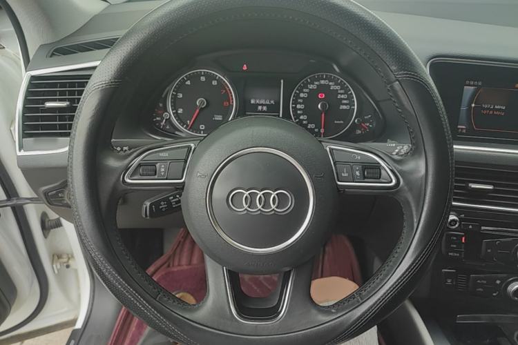 Used Audi Q5 2017 40 TFSI Ambition Edition Steering Wheel