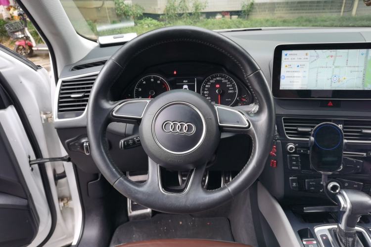 Used Audi Q5 2017 Plus 40 TFSI Ambition Model Steering Wheel