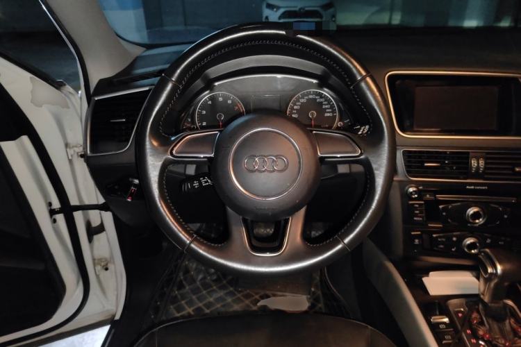Used Audi Q5 2017 40 TFSI Ambition Edition Steering Wheel