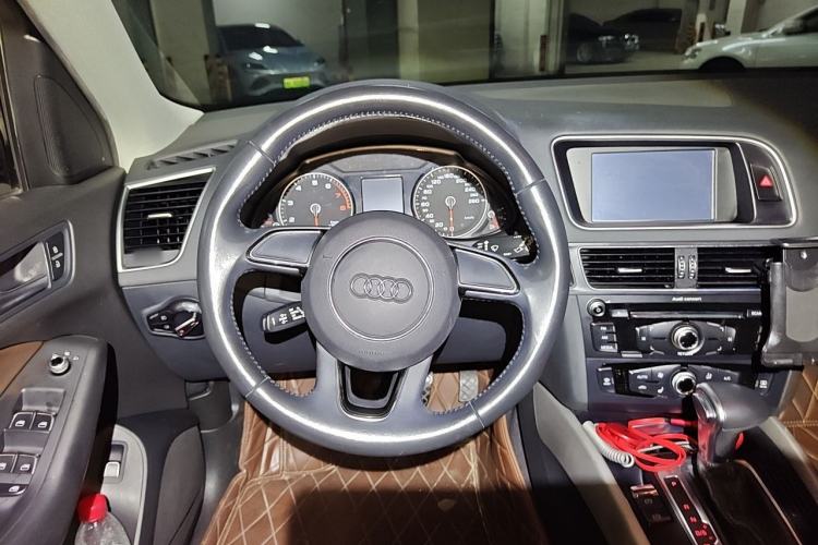 Used Audi Q5 2017 40 TFSI Ambition Edition Steering Wheel