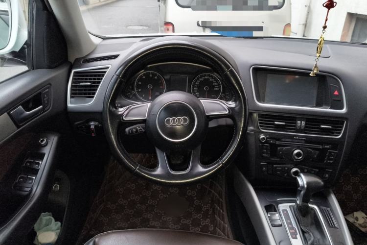 Used Audi Q5 2017 40 TFSI Ambition Edition Steering Wheel