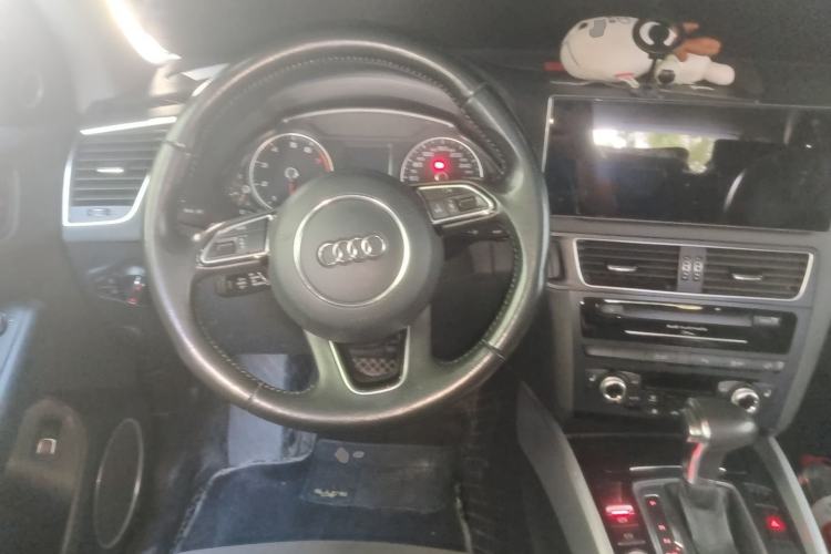 Used Audi Q5 2017 40 TFSI Dynamic Edition Steering Wheel