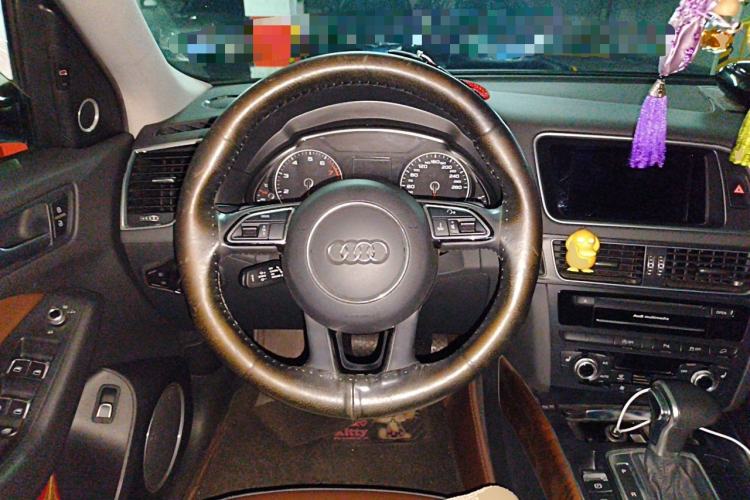 Used Audi Q5 2017 40 TFSI Comfort Model Steering Wheel