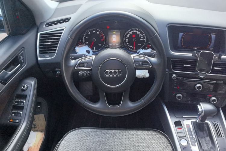 Used Audi Q5 2017 Plus 40 TFSI Technology Model Steering Wheel