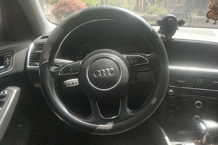 Used Audi Q5 2017 40 TFSI Ambition Edition Steering Wheel