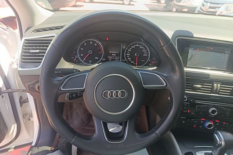 Used Audi Q5 2017 40 TFSI Ambition Edition Steering Wheel