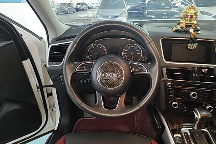 Used Audi Q5 2017 Plus 40 TFSI Technology Model Steering Wheel