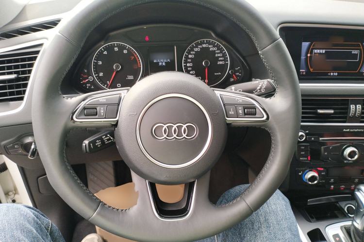 Used Audi Q5 2017 Plus 40 TFSI Technology Model Steering Wheel