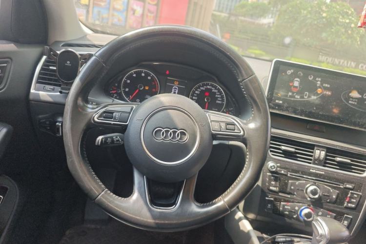 Used Audi Q5 2017 40 TFSI Ambition Edition Steering Wheel