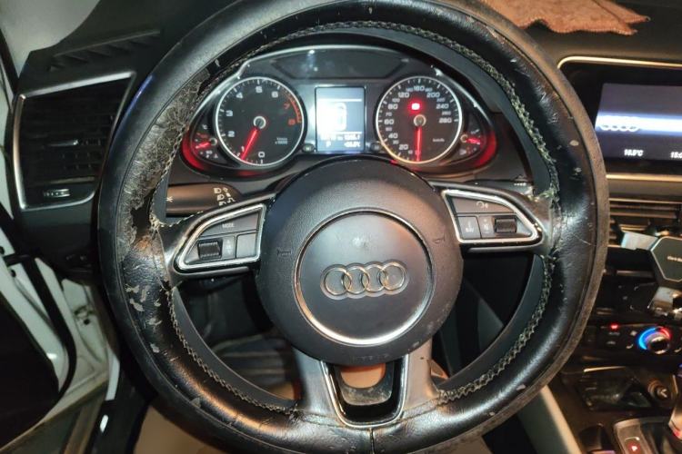 Used Audi Q5 2017 40 TFSI Ambition Edition Steering Wheel