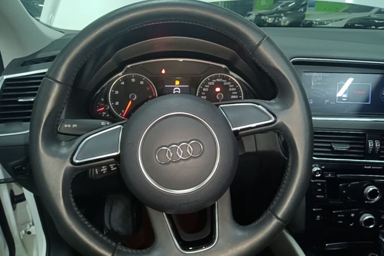 Used Audi Q5 2017 Plus 40 TFSI Ambition Model Steering Wheel