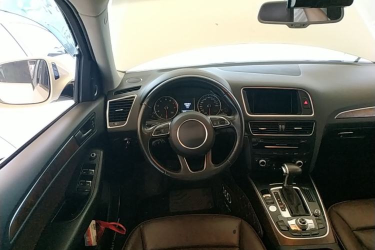 Used Audi Q5 2017 40 TFSI Comfort Model Steering Wheel
