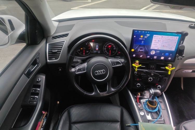 Used Audi Q5 2017 40 TFSI Technology Edition Steering Wheel