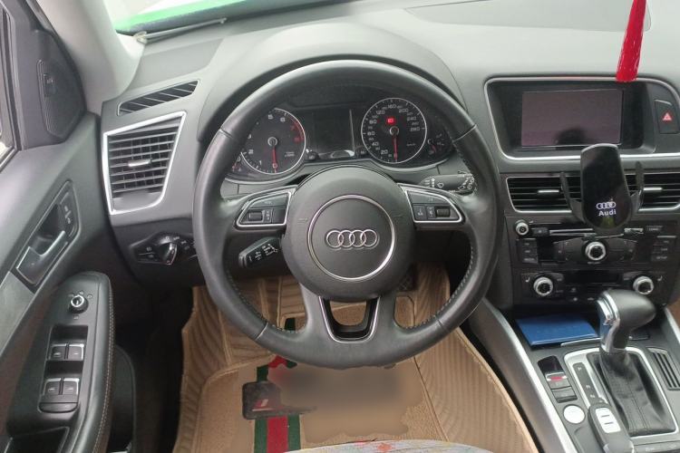 Used Audi Q5 2017 Plus 40 TFSI Technology Model Steering Wheel